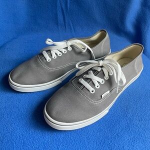 👟 Vans Authentic Core Classics/Gray Sneakers. NWOB. Unisex Lace Up Style. 👟